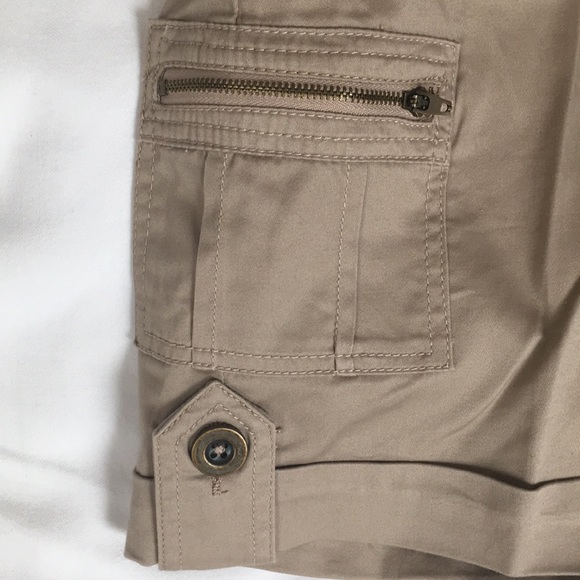 Women’s shorts - Picture 3 of 5